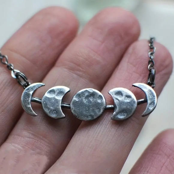 🍉5 for $25* Moon Phase Necklace - Picture 2 of 5